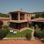 Apartment In Villa Appartement *